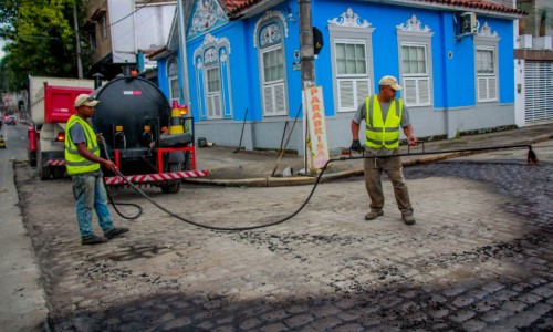 Serviços de recuperação da Rua Barão do Rio Bonito são retomados em Barra do Piraí